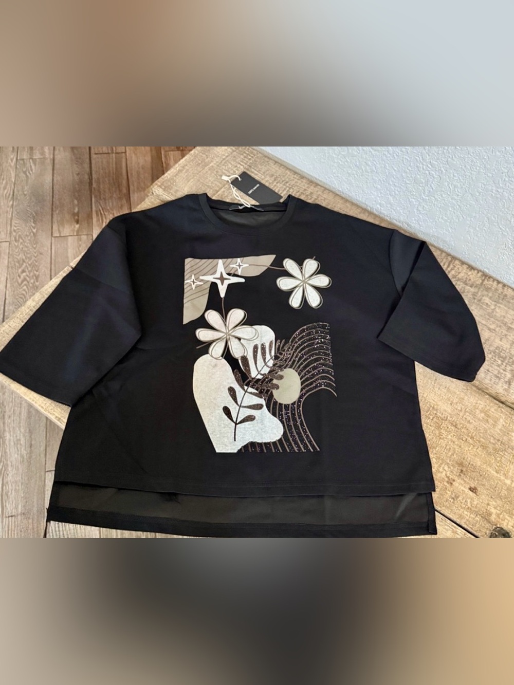 Black Graphic Floral Crewneck Top